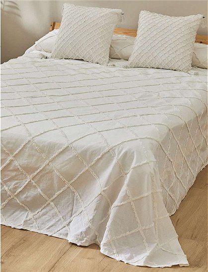 Tagesdecke, getufftet 260x180/240 cm von CALMA HOUSE