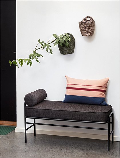 Metallbank mit Polster von HÜBSCH Interior &#9733; 10&euro; Rabatt für Neukunden &#9733; Schnell verschickt &#9733; Jetzt günstig kaufen bei car-Moebel.de
