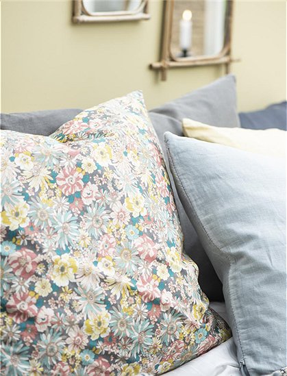 Kissenbezug mit Blumen von Ib Laursen &#9733; Kundenbewertung "Sehr gut" &#9733; 10&euro; Neukundenrabatt &#9733; Schnell verschickt &#9733; Günstig bei car-Moebel.de
