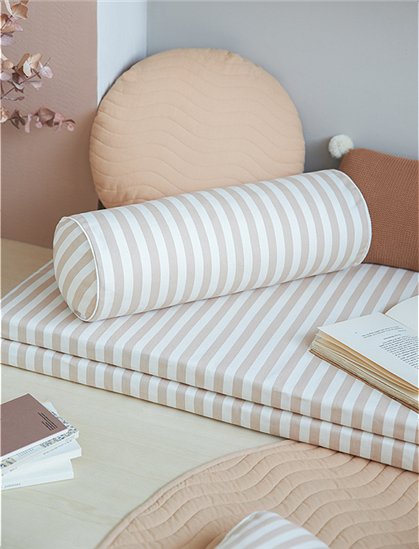 Gestreifte Kissenrolle Java von Nobodinoz &#9733; Kundenbewertung "Sehr gut" &#9733; 10&euro; Rabatt für Neukunden &#9733; Jetzt günstig kaufen bei car-Moebel.de