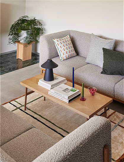 Sofa Moment, grau, mit Holz v. Hübsch Interior &#9733; Kundenbewertung "Sehr gut" &#9733; 10&euro; Rabatt für Neukunden &#9733; Schnell verschickt &#9733; Günstig bei car-Moebel.de