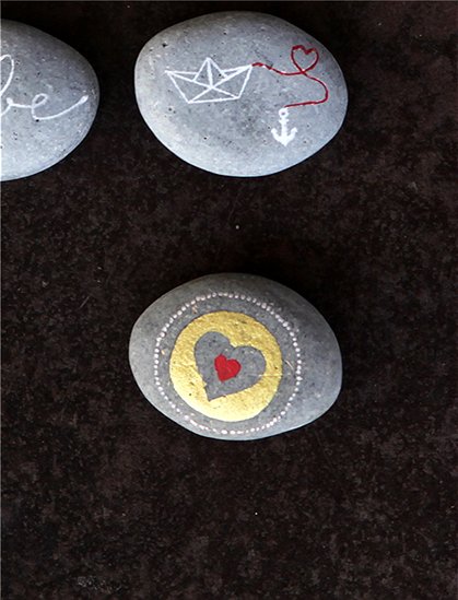Herzstein, rotes Herz mit gold von Good old friends &#9733; Kundenbewertung "Sehr gut" &#9733; 10% Rabatt für Neukunden &#9733; Jetzt günstig kaufen bei car-Moebel.de