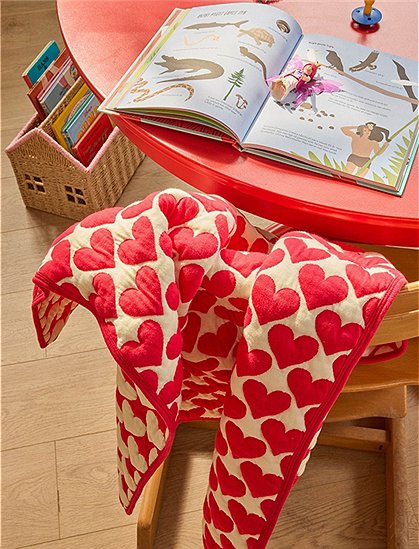 rote Decke 130x180 cm, Herzmuster von rice &#9733; Kundenbewertung "Sehr gut" &#9733; 12&percnt; Rabatt für Neukunden &#9733; Schnell verschickt &#9733; Jetzt bei car-Moebel.de