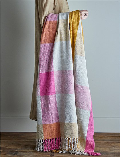 Hadley Decke, Recycelte Baumwolle von Bloomingville ★ Kundenbewertung "Sehr gut"  ★ 12&percnt; Neukundenrabatt ★ Schnell verschickt ★ Bloomingville "Neu" entdecken!