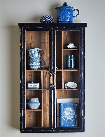 Hazem Vitrine in schwarz von Bloomingville ★ Kundenbewertung "Sehr gut"  ★ 12&percnt; Neukundenrabatt ★ Schnell verschickt ★ Bloomingville "Neu" entdecken!