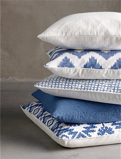 Kissen blau bedruckt von Tine K Home 3