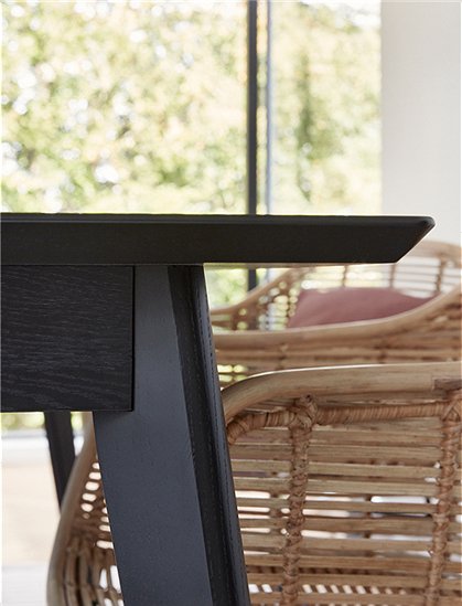 Schwarzer Esstisch von HÜBSCH Interior &#9733; Kundenbewertung "Sehr gut" &#9733; 10&euro; Rabatt für Neukunden &#9733; Jetzt günstig kaufen bei car-Moebel.de