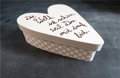 Herzbox aus Pappe von Good old friends &#9733; Kundenbewertung "Sehr gut" &#9733; 10% Rabatt für Neukunden &#9733; Jetzt günstig kaufen bei car-Moebel.de