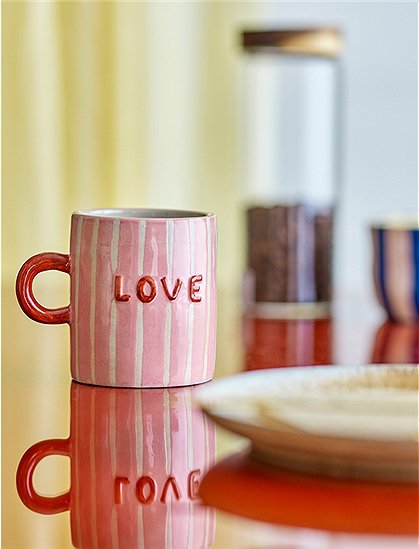 Cherish Becher aus Steingut von Bloomingville ★ Kundenbewertung "Sehr gut"  ★ 12&percnt; Neukundenrabatt ★ Schnell verschickt ★ Bloomingville "Neu" entdecken!