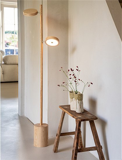 Stehlampe Eschenholz, 2-flammig, Okinawa von Good & Mojo ★ Kundenbewertung "Sehr gut" ★ 12&percnt; Rabatt für Neukunden ★Schnell verschickt ★ car-Moebel.de