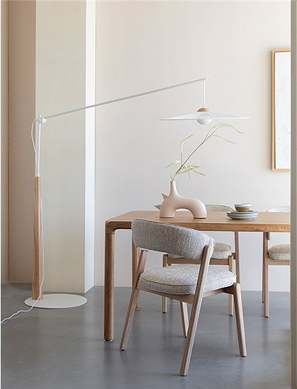 Stuhl Bright aus Eiche mit Textilbezug v. Zuiver ★ Kundenbewertung "Sehr gut" ★ 12&percnt; Neukundenrabatt ★ Schnell verschickt ★ Jetzt bei car-Moebel.de