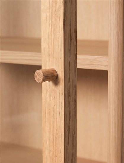 Vitrinenschrank Kaiser aus Eiche von HÜBSCH Interior &#9733; Kundenbewertung "Sehr gut" &#9733; 10&euro; Rabatt für Neukunden &#9733; Jetzt günstig kaufen bei car-Moebel.de