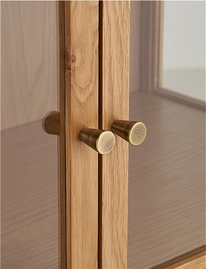 Vitrinenschrank Zamora, Eiche v. House Nordic ★ Kundenbewertung "Sehr gut" ★ 12&percnt; Rabatt für Neukunden ★ Schnell verschickt ★ Jetzt bei car-Moebel.de