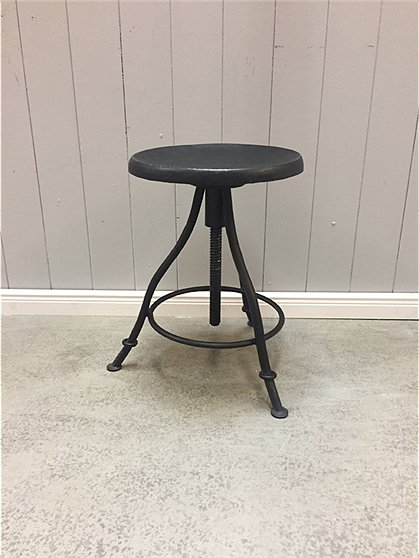 LV00959 Metallhocker schwarz 1